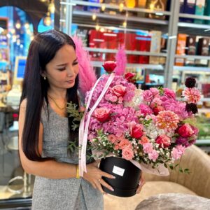 Blushing Bloom Hatbox